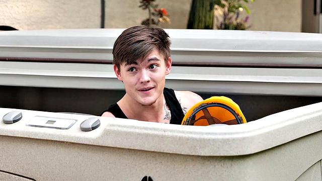 Tattooed big tit babe Desiree Nevada with her contractor