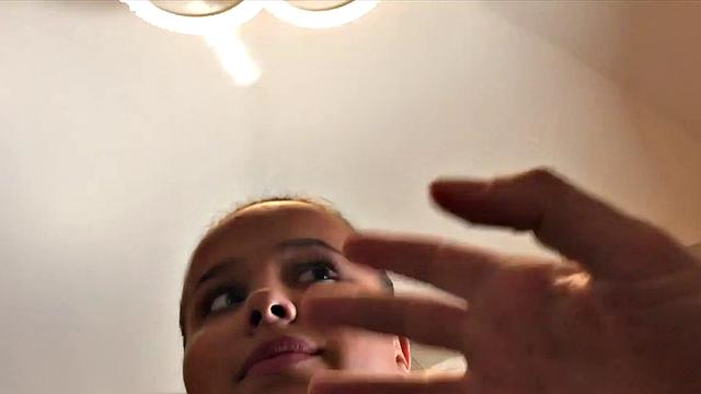 Оливия Найс изменяет парню и трахается в отпуске