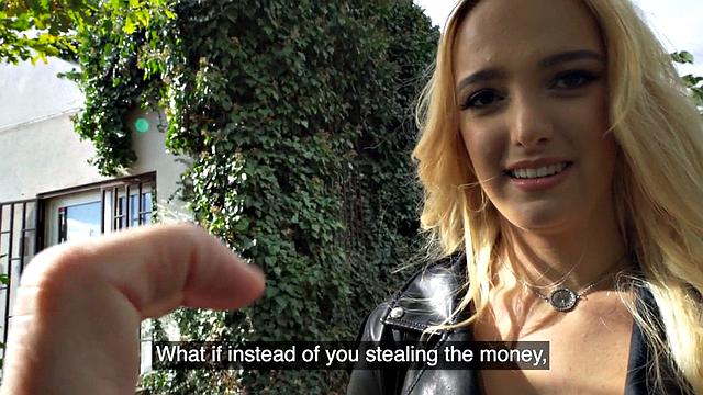 пикап на улице, трахнул в пизду в pov - кружевные трусы не помеха