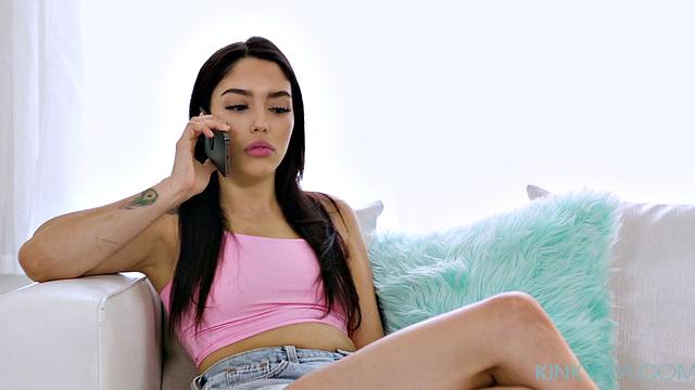 Teen Vanessa Sky fucks the boss to try to get a new job