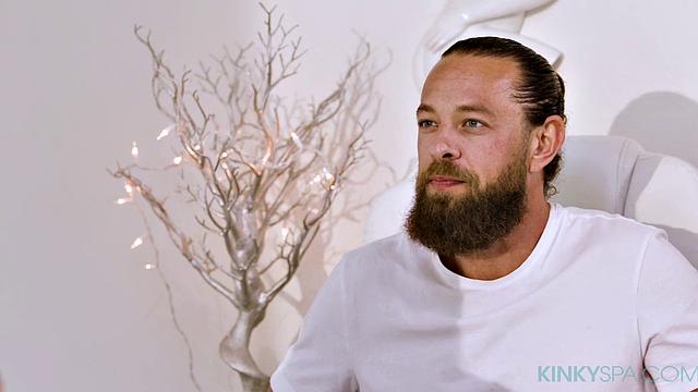 Teen Vanessa Sky fucks the boss to try to get a new job