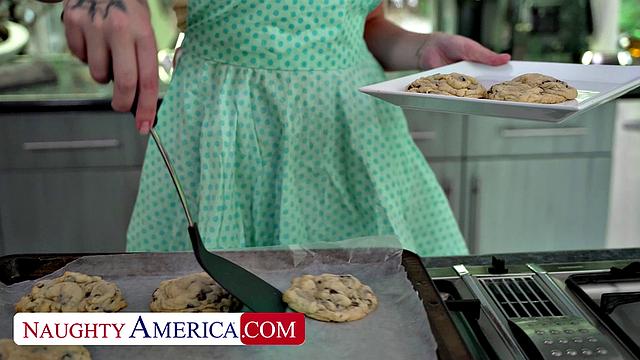 Sexy MILF Elizabeth Skylar shows son's friend how she handles a cock