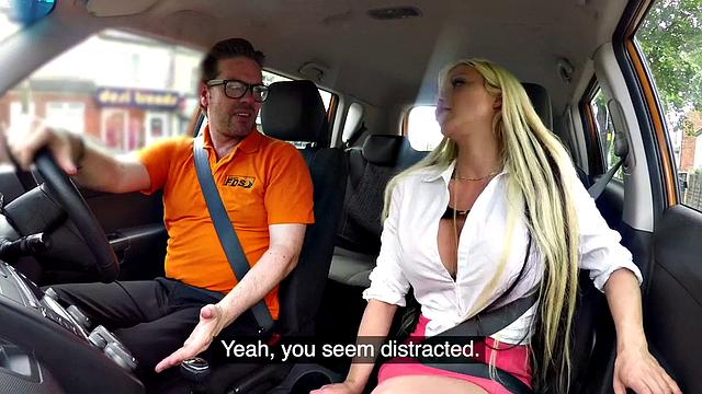 Busty british babe gets her pussy and asshole fucked in car