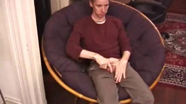 Jonathan Star дрочит в джокстрепе по-гейски, будто на спортивном турнире