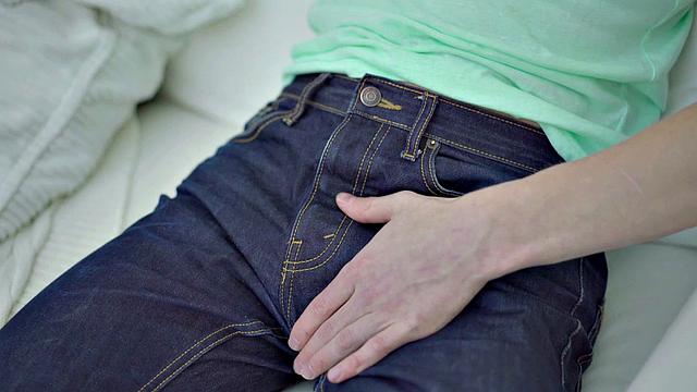 Underwear twink jerking off while showing his body