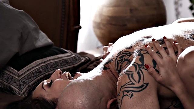 Busty nympho babe sucks and jerks before fucking in couple