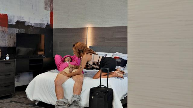 Big-ass WAM babe gets smashed after facefuck in 3some