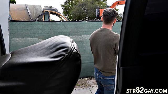 Horny jock pounded by naive straight