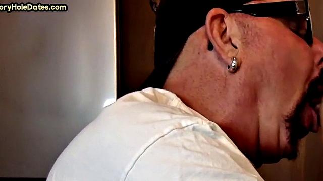 Homemade gloryhole DILF sucks and wanks in closeup