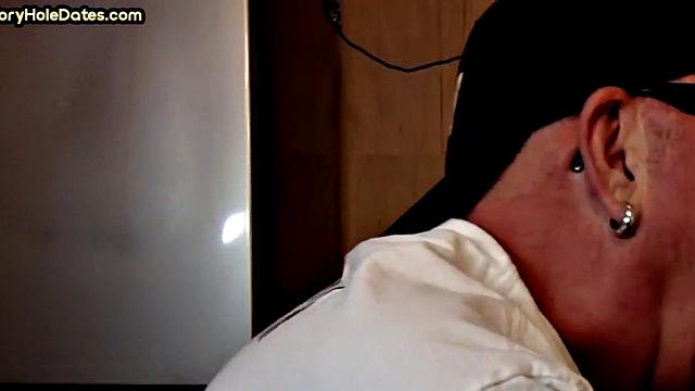 Homemade gloryhole DILF sucks and wanks in closeup