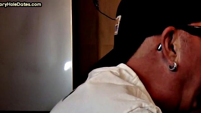 Homemade gloryhole DILF sucks and wanks in closeup