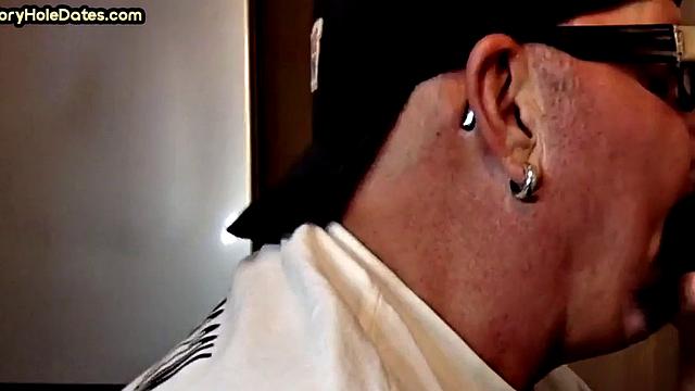 Homemade gloryhole DILF sucks and wanks in closeup