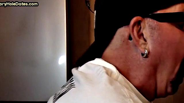 Homemade gloryhole DILF sucks and wanks in closeup