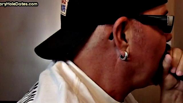 Homemade gloryhole DILF sucks and wanks in closeup