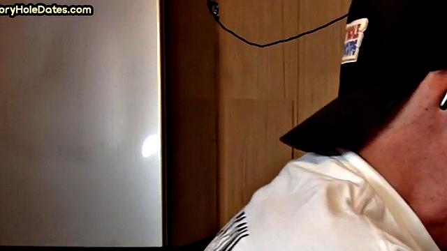 Homemade gloryhole DILF sucks and wanks in closeup