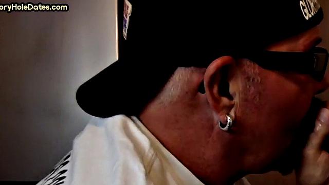 Homemade gloryhole DILF sucks and wanks in closeup