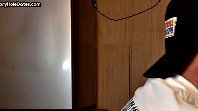 Homemade gloryhole DILF sucks and wanks in closeup