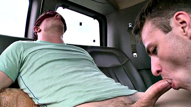 Straight baited guy taken by twunk