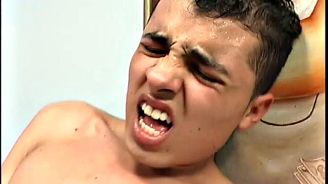 Hungry latino jock gives blowjob