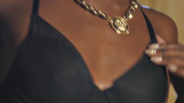 Ana Foxxx: Afro Wearing Goddess