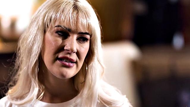 пышная чернокожая с большими сиськами и две белые лесбиянки в страстном трио