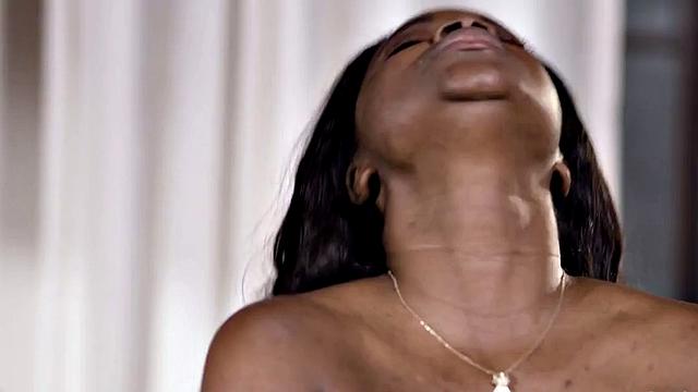 Busty Ebony babe pussylicked in 3some with white dykes