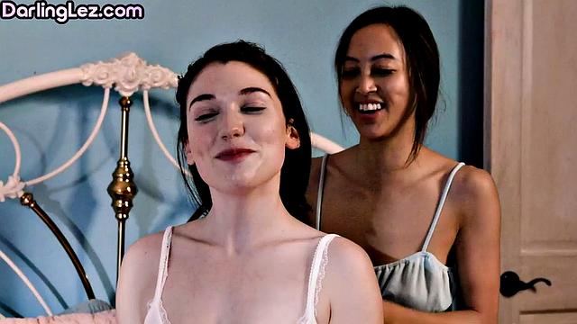 Horny 21yo lesbian fingering BFF