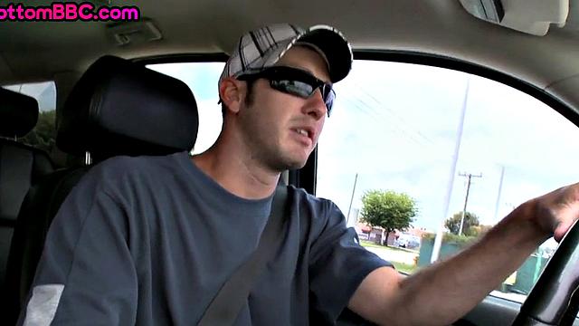 Picked up Black jock by white top in amateur home sex