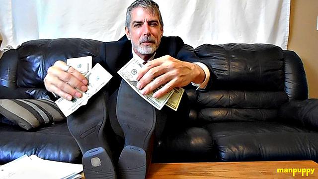 Worship Your Boss's Feet! - Richard Lennox