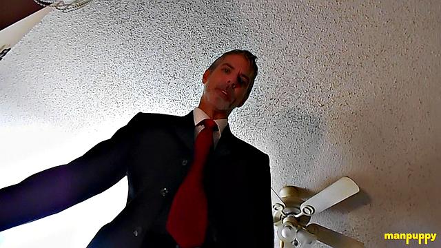 Worship Your Boss's Feet! - Richard Lennox