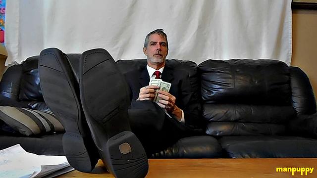 Worship Your Boss's Feet! - Richard Lennox