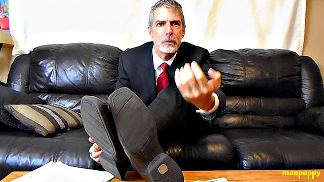 Worship Your Boss's Feet! - Richard Lennox