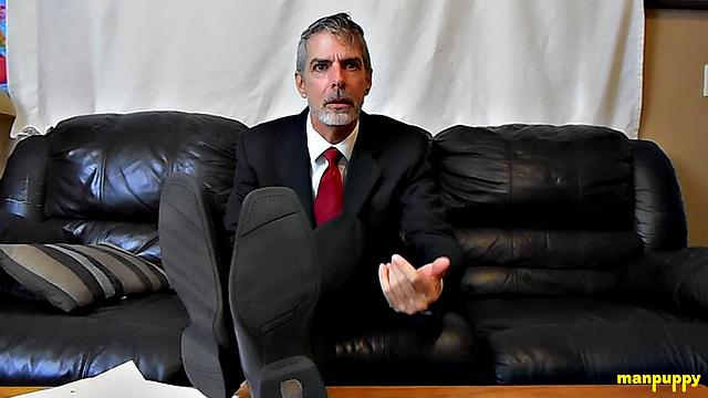 Worship Your Boss's Feet! - Richard Lennox