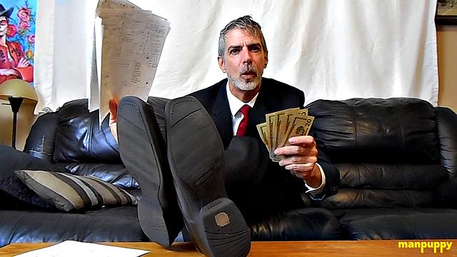 Worship Your Boss's Feet! - Richard Lennox