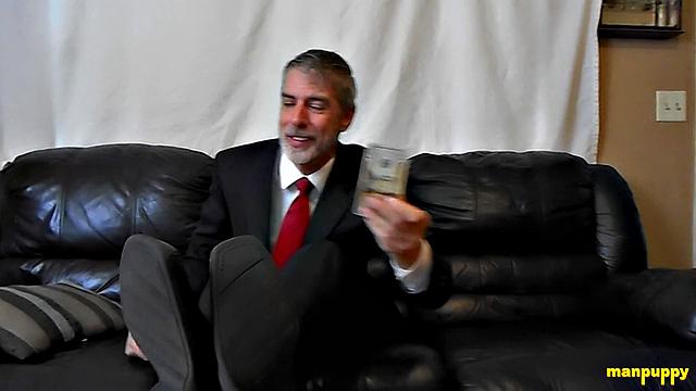 Worship Your Boss's Feet! - Richard Lennox