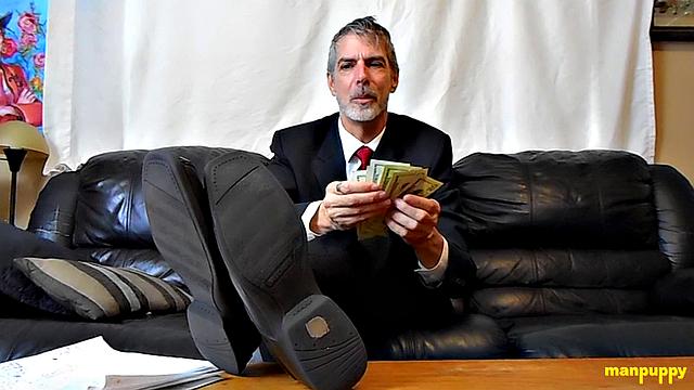 Worship Your Boss's Feet! - Richard Lennox