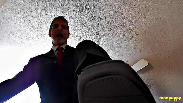 Worship Your Boss's Feet! - Richard Lennox