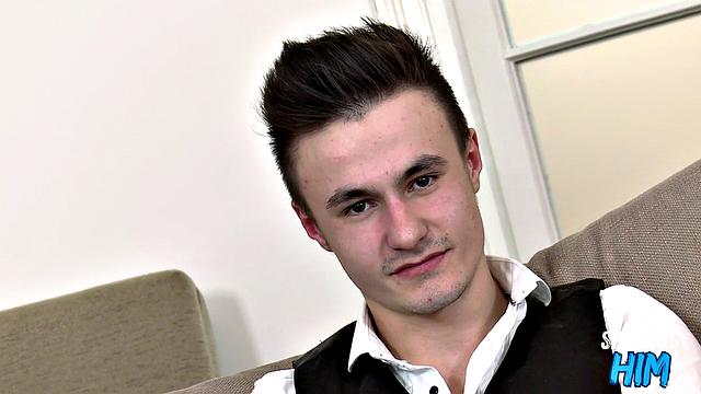 Handsome stud doggyfucked at casting