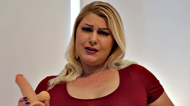 Selah Rain: Mature and Thick