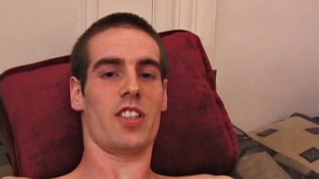 джеймс шафер завис на порно и дал шоу своему проколотому члену