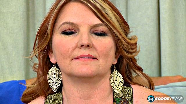 Stacie King: Mom has three-way