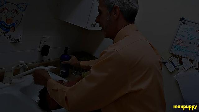 Пасынок моется - Джефф Дриззл, Ричард Леннокс