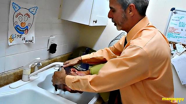 Step-Son Gets Sexy Hair Washing - Jeff Drizzle, Richard Lennox
