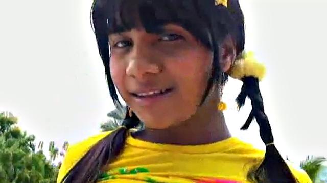 Tobie Teen Fingering Play