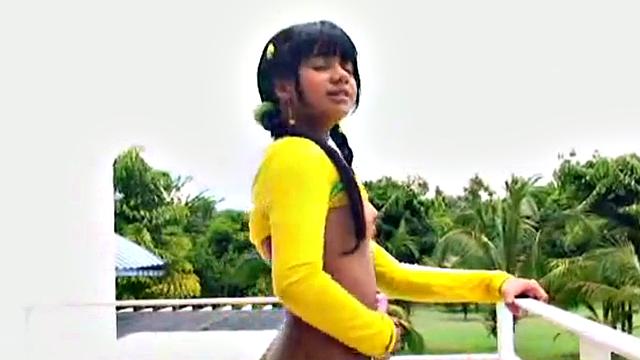 Tobie Teen Fingering Play