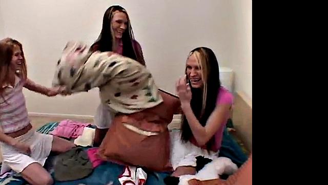 Horny Threespme Lesbian Session with the Simpsons Twins.