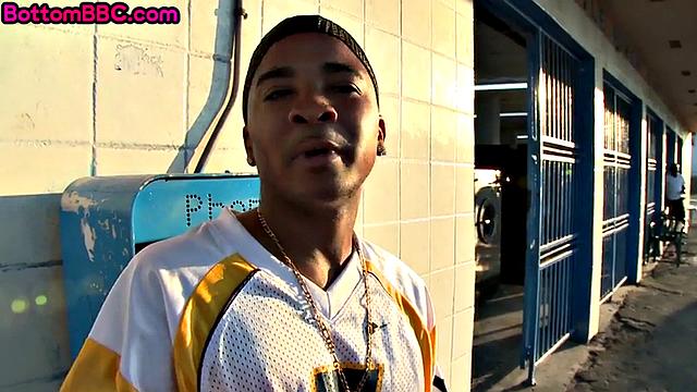 Pulled straight black loves giving head