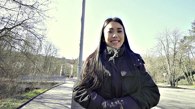 Алина Кристалл забила на автобус и дала в заброшке с Эриком Эверхардом