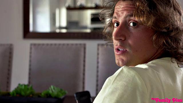 My Step Sister - S19:E4