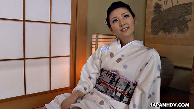 Yui Watanabe is interviewed by a man today in her kimono